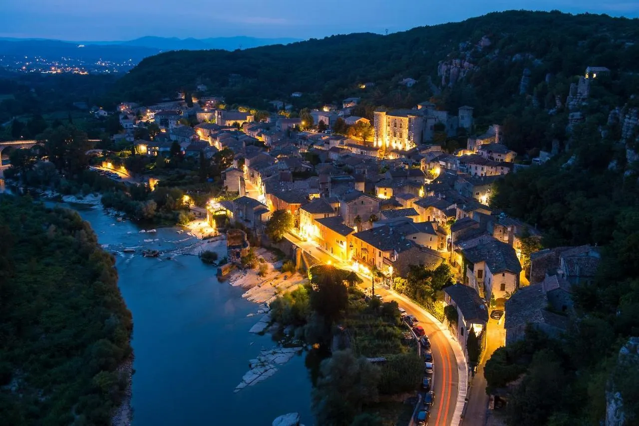 Roulottes Et Cabanes De Saint Cerice Vogue