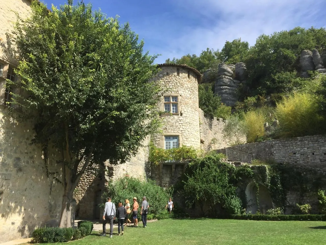 Camping Roulottes Et Cabanes De Saint Cerice Vogue Frankrijk